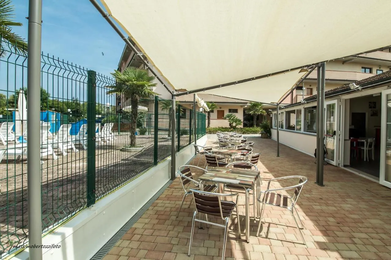 Aparthotel Costa Paradiso Lido Adriano 3*,  Italien